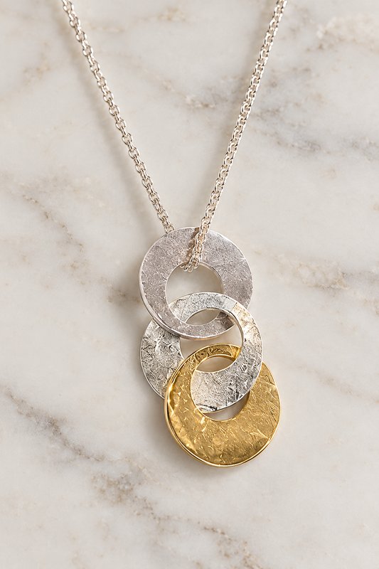 lisa_castle_interlinked_circles_necklace_web_800